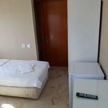 Adali Hotel *