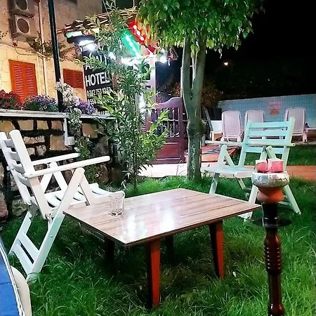 Hotel Adali