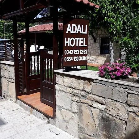 מלון Adali *