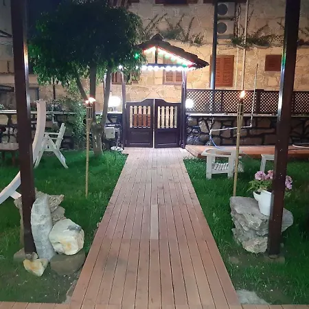 Adali ホテル